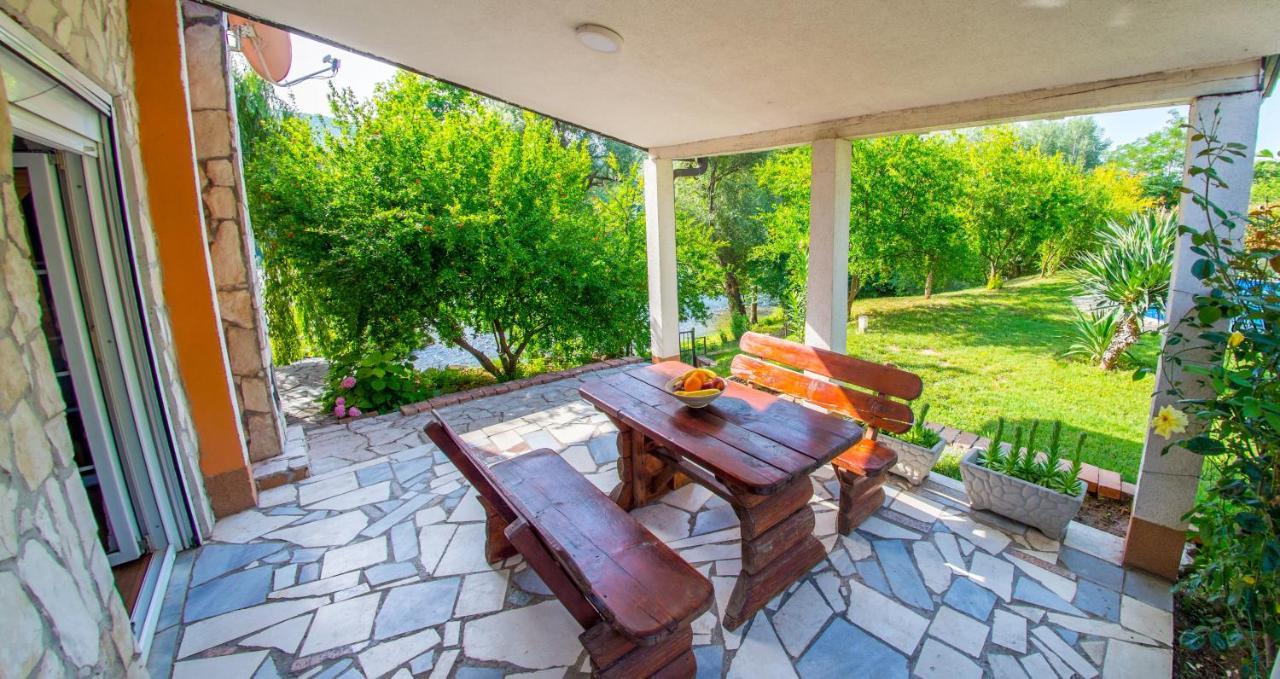 Holiday Home Narona Mostar Exteriör bild