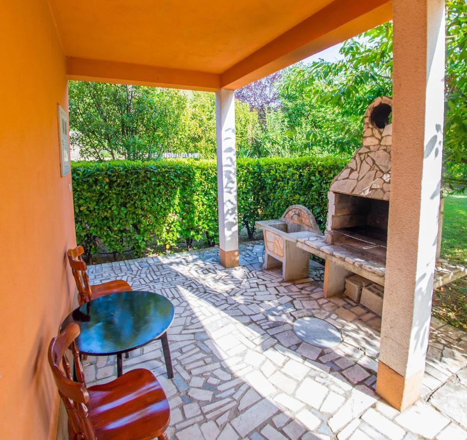 Holiday Home Narona Mostar Exteriör bild